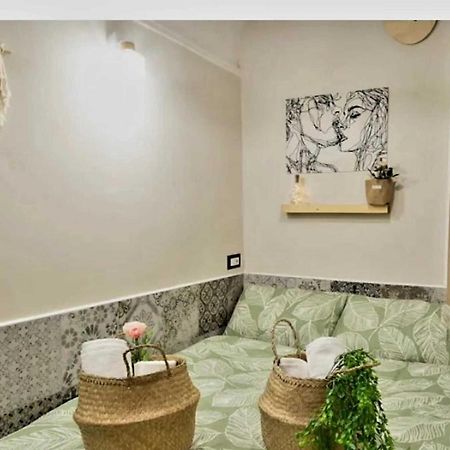 Casina Via Foria Bed & Breakfast Napoli Dış mekan fotoğraf