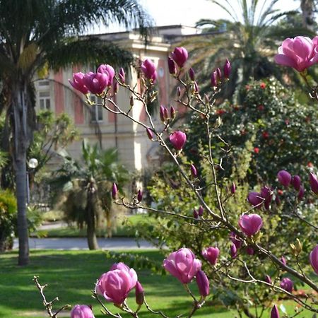 Casina Via Foria Bed & Breakfast Napoli Dış mekan fotoğraf