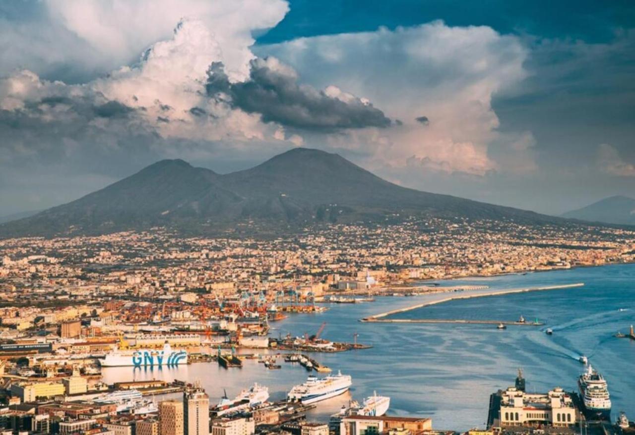 Casina Via Foria Bed & Breakfast Napoli Dış mekan fotoğraf