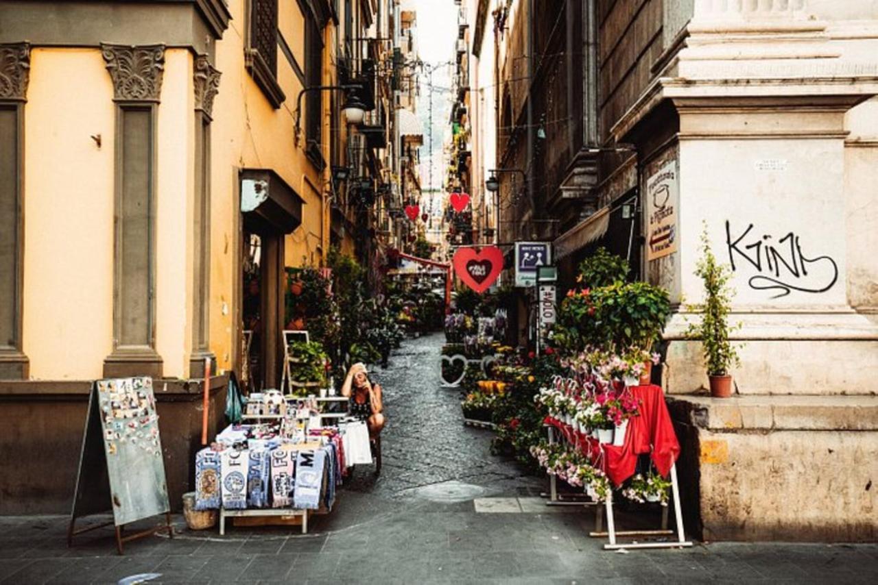 Casina Via Foria Bed & Breakfast Napoli Dış mekan fotoğraf