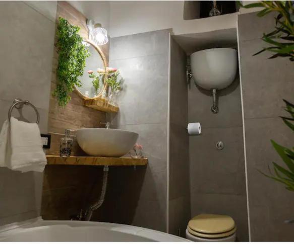 Casina Via Foria Bed & Breakfast Napoli Dış mekan fotoğraf